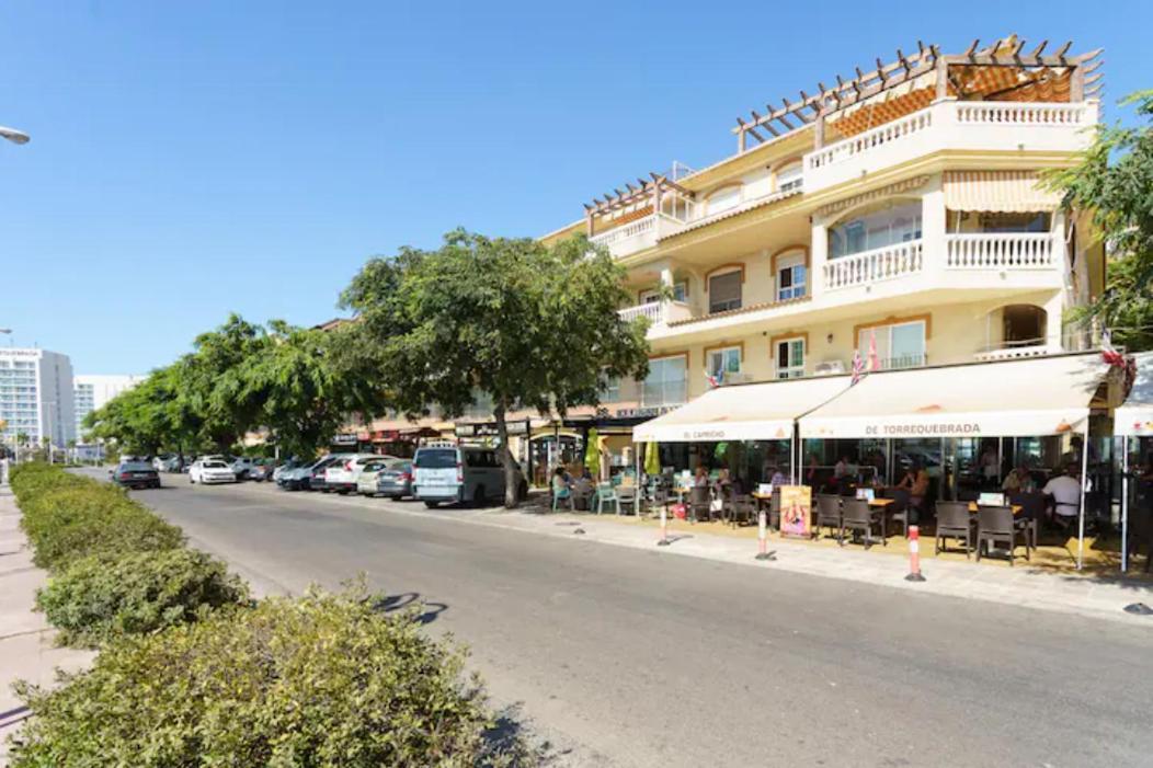 Chic Beachfront Flat With Amazing Sea Views And Private Indoor Parking Benalmádena Extérieur photo