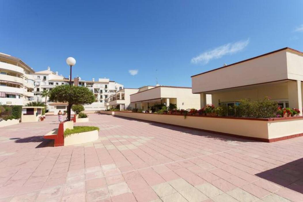 Chic Beachfront Flat With Amazing Sea Views And Private Indoor Parking Benalmádena Extérieur photo