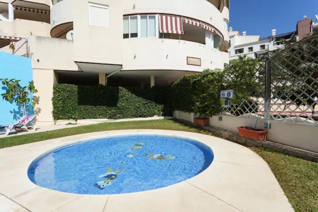 Chic Beachfront Flat With Amazing Sea Views And Private Indoor Parking Benalmádena Extérieur photo