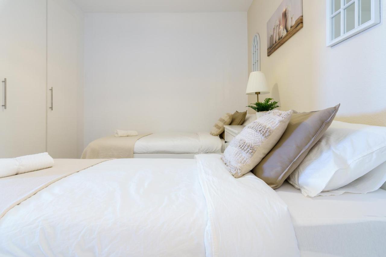 Chic Beachfront Flat With Amazing Sea Views And Private Indoor Parking Benalmádena Extérieur photo