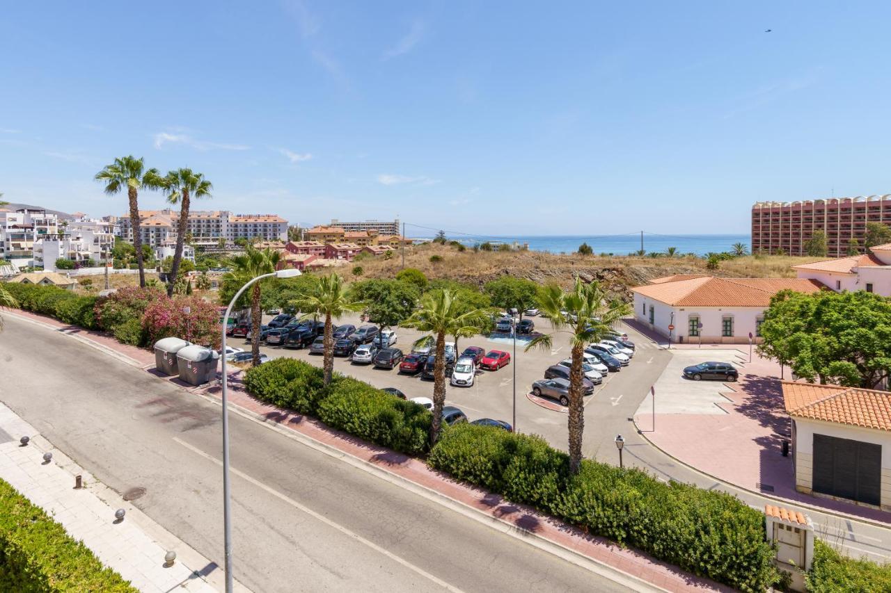 Chic Beachfront Flat With Amazing Sea Views And Private Indoor Parking Benalmádena Extérieur photo