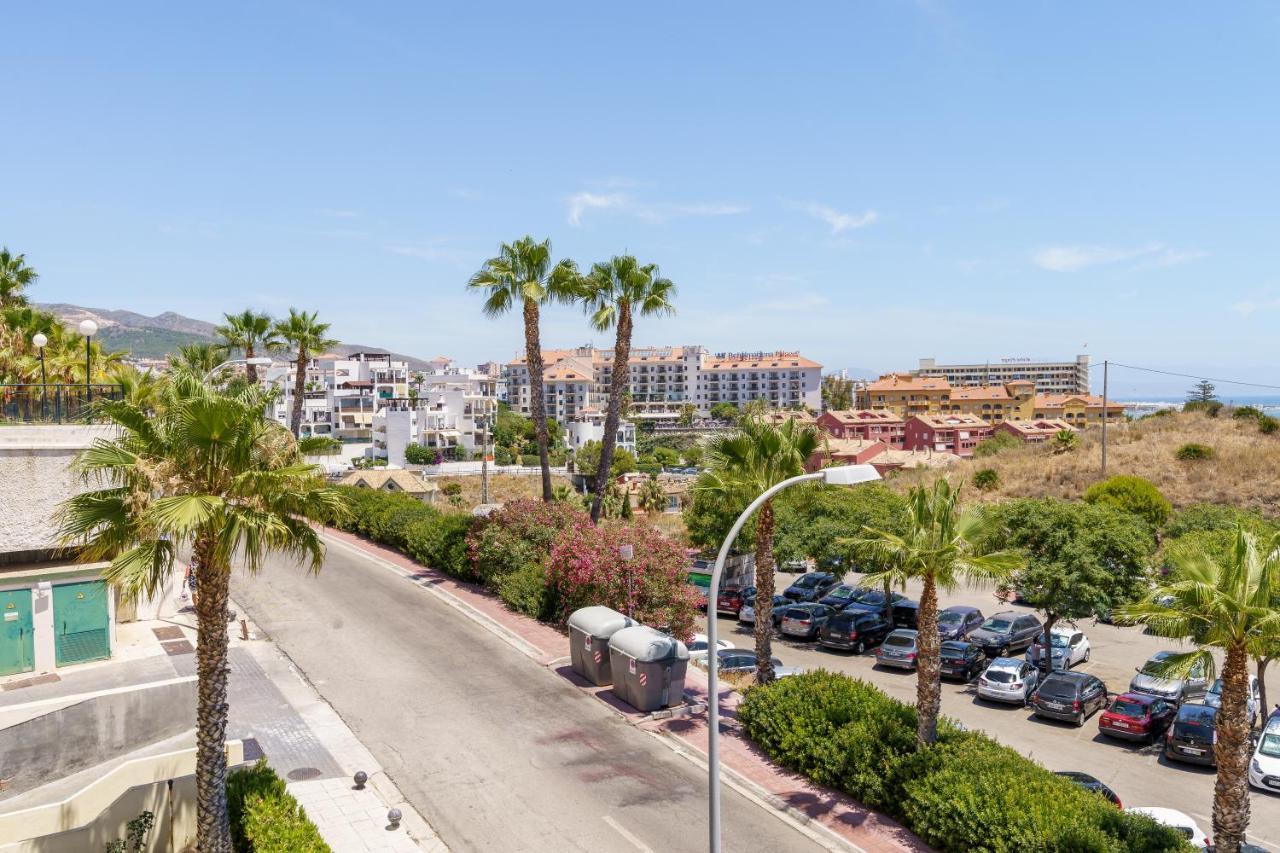 Chic Beachfront Flat With Amazing Sea Views And Private Indoor Parking Benalmádena Extérieur photo